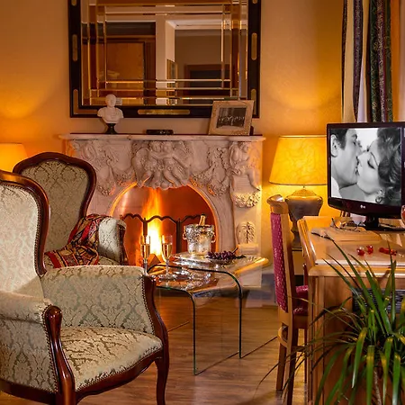 Colonna Room Rental-2
